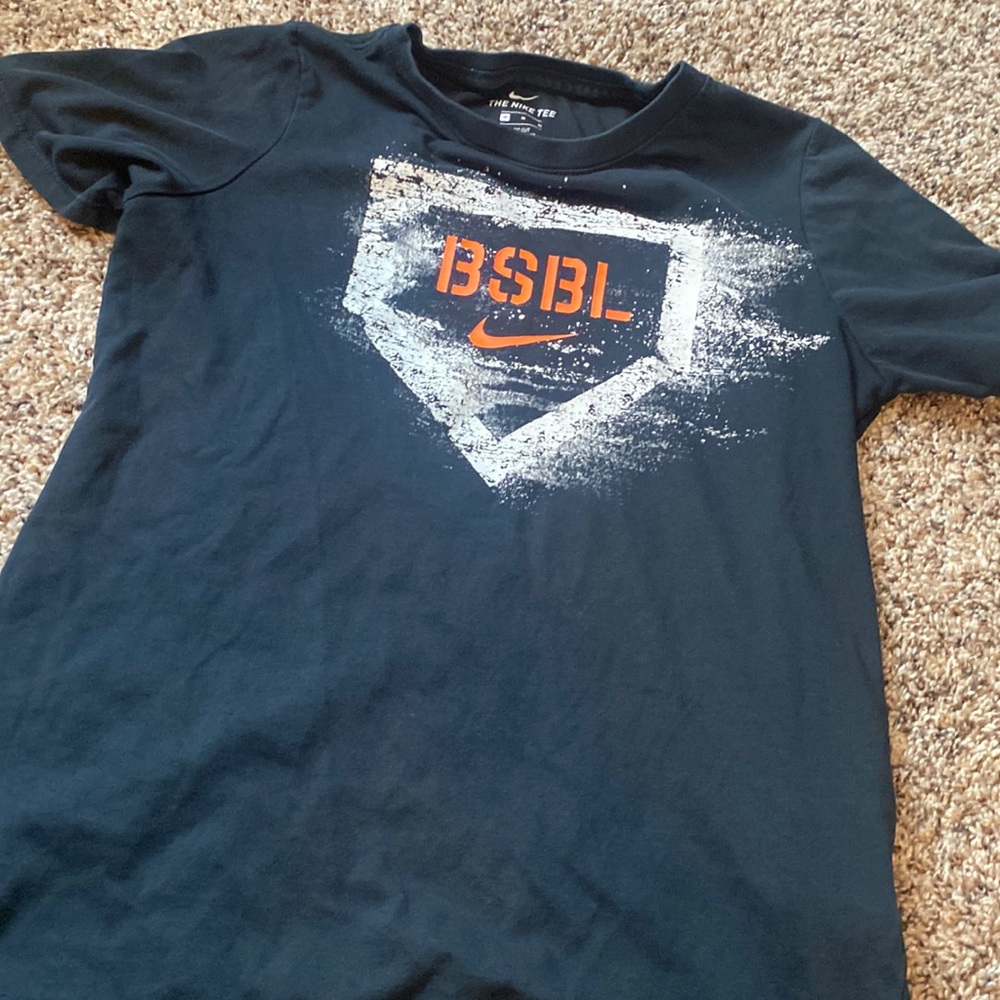 Nike Shirt Size Medium